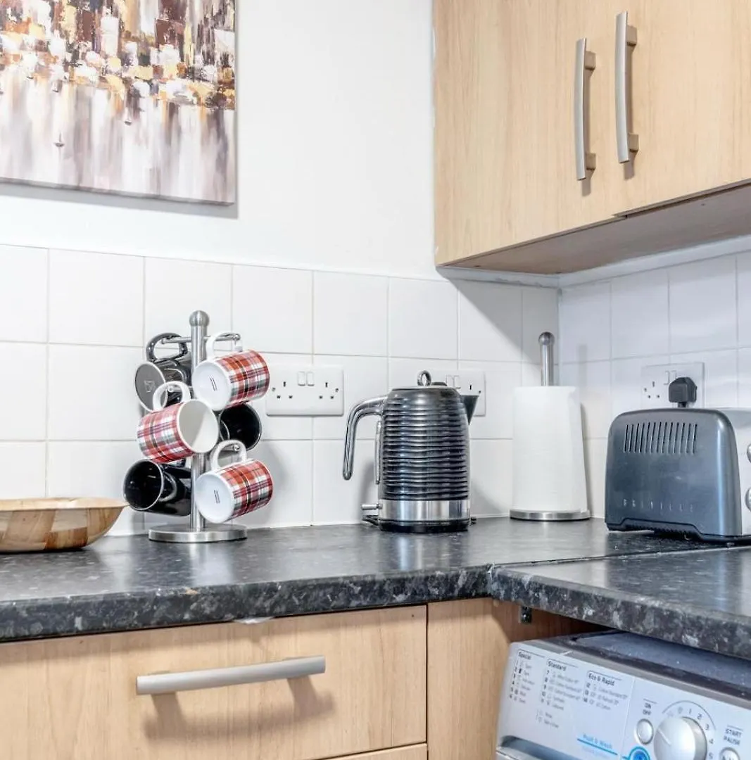 Impressive Central London Balcony Apartment 0*,